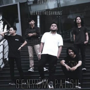 Listen to Senyum Palsu song with lyrics from Bung Mark