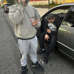 收聽Athrow5的Life like Mine (feat. Ricotaggedem) (Explicit)歌詞歌曲