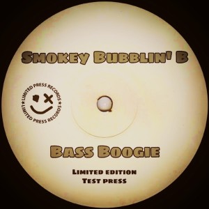 ดาวน์โหลดและฟังเพลง Bass Boogie พร้อมเนื้อเพลงจาก Smokey Bubblin' B