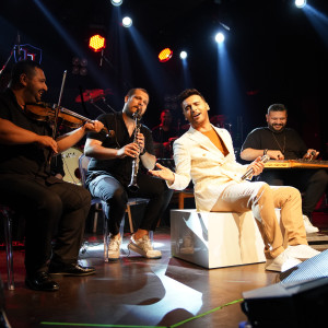 Album Üzülme (Special Performance) from Emre Kaya