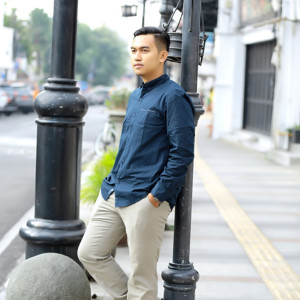 Dengarkan lagu Selamat Tinggal Kenangan nyanyian Mbrho dengan lirik