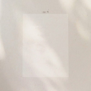 Listen to 빈자리 song with lyrics from 수안
