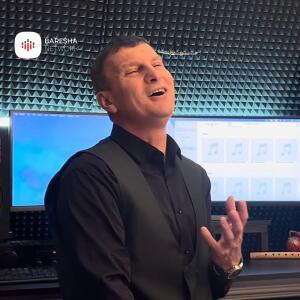 Hysni Klinaku的專輯Sjemi per njeri tjetrin
