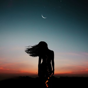 Dengarkan 深度睡眠 催眠曲5分钟入睡（雨声催眠版） (完整版) lagu dari 施勿言 dengan lirik