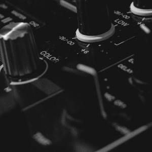 收聽Alwin Remix的Quit Don't歌詞歌曲