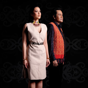 Listen to Negeriku song with lyrics from Dewi Seriestha