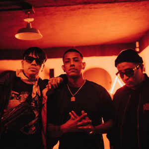 收聽ANDRO FERRER的Si Te Vas歌詞歌曲