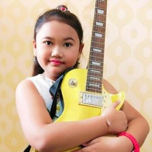 ดาวน์โหลดและฟังเพลง Prisa Kangen Sekolah พร้อมเนื้อเพลงจาก Prisa Putrialina