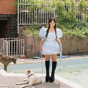 ดาวน์โหลดและฟังเพลง Surprise Me (Explicit) พร้อมเนื้อเพลงจาก Mallrat