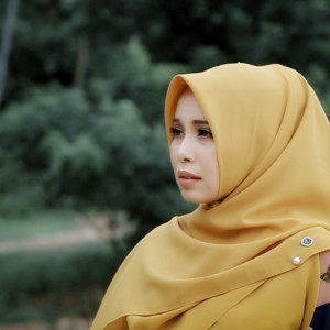 ดาวน์โหลดและฟังเพลง Benci Tapi Rindu พร้อมเนื้อเพลงจาก Vanny Vabiola