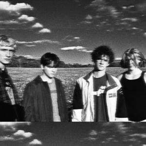 ดาวน์โหลดและฟังเพลง We Toss Suns พร้อมเนื้อเพลงจาก Lux