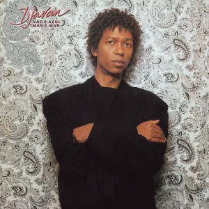 ดาวน์โหลดและฟังเพลง Bouquet (Album Version) พร้อมเนื้อเพลงจาก Djavan