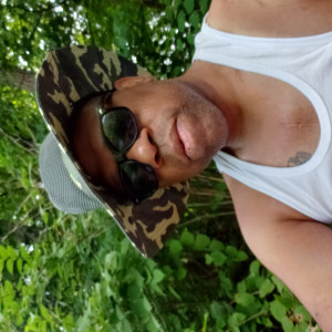 Dengarkan lagu We Shall Overcome (Da Raw Mix) (Explicit) (Da Raw Mix|Explicit) nyanyian Romey Rome dengan lirik