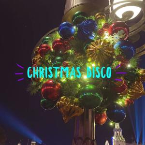 Dengarkan lagu Christmas Disco (其他) nyanyian mc jz dengan lirik