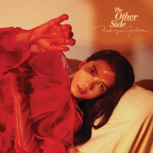 Nadya Fatira的專輯The Other Side