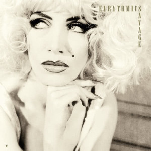 ดาวน์โหลดและฟังเพลง Savage (2018 Remastered) พร้อมเนื้อเพลงจาก Eurythmics