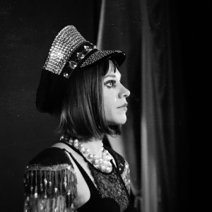 ดาวน์โหลดและฟังเพลง Whiskey Drunk พร้อมเนื้อเพลงจาก Whiskey Paradis