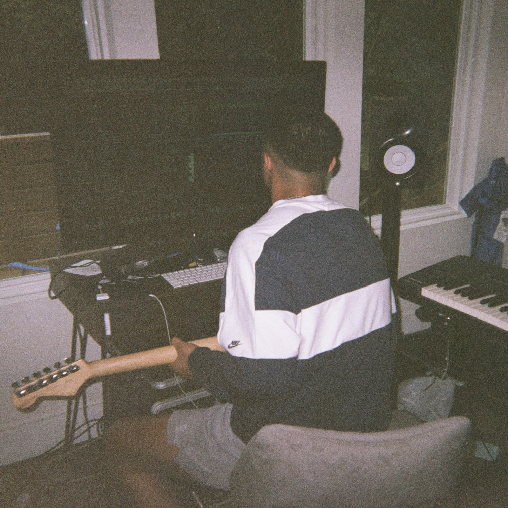 2 artists