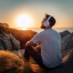 ดาวน์โหลดและฟังเพลง Lofi Bajo Azul Medianoche พร้อมเนื้อเพลงจาก ondas de ritmo