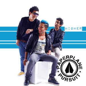 Dengarkan lagu Beat of Your Love nyanyian Paperplane Pursuit dengan lirik