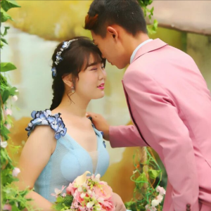 Listen to 危险爱情 (完整版) song with lyrics from 翟彦克