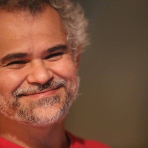 ดาวน์โหลดและฟังเพลง Vai Desabar พร้อมเนื้อเพลงจาก Gero Camilo