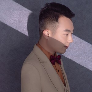 Listen to 心在跳来情在烧 (伴奏) song with lyrics from 李明江