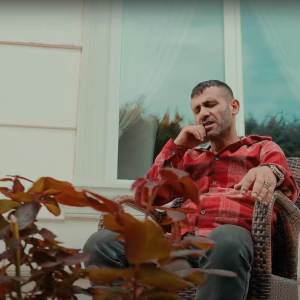 收聽Etkin的Serseri Sana Aşık歌詞歌曲