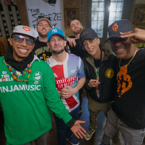 default playlist img