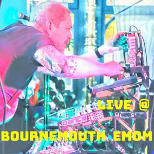 Wattsy AF的專輯LIVE @ BOURNEMOUTH EMOM (feat. Groovy Loff, Wallis, Gough & Hoops) [Live]