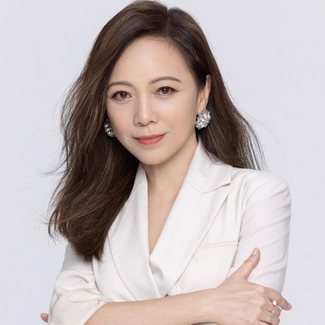 邓萃雯