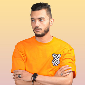 Listen to بتخبط فينا الدنيا دي زينة song with lyrics from يوسف صلاح