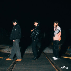 Listen to Rewind (Explicit) song with lyrics from Roy Diller