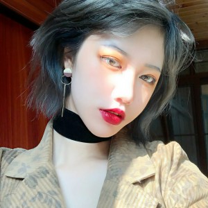收聽圈妹的Bleeding Love(HEST Ni Co)歌詞歌曲