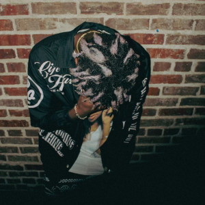 Dengarkan lagu Go nyanyian Koffee K dengan lirik