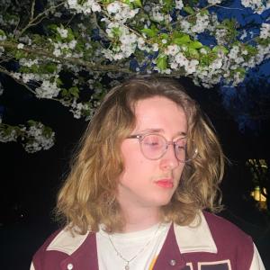 收聽Silloh的Interlude歌詞歌曲