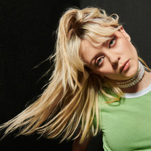 ดาวน์โหลดและฟังเพลง Not Another Rockstar (Explicit) พร้อมเนื้อเพลงจาก Maisie Peters
