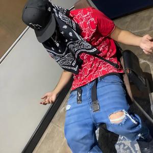 Dengarkan lagu Hermanos (Explicit) nyanyian Aérre dengan lirik