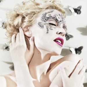 ดาวน์โหลดและฟังเพลง In My Arms (feat. Jolin Tsai) พร้อมเนื้อเพลงจาก Kylie Minogue