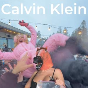 ดาวน์โหลดและฟังเพลง Calvin Klein (feat. Blvckjesus & Mysterypupusa) (Explicit) พร้อมเนื้อเพลงจาก Deelz
