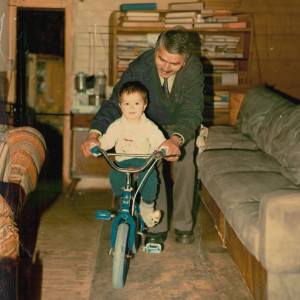 ดาวน์โหลดและฟังเพลง Abrazo พร้อมเนื้อเพลงจาก Izaayn