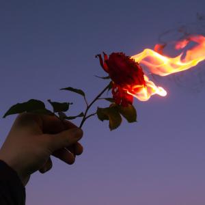 Dengarkan lagu fire on fire - slowed + reverb nyanyian Vallvete dengan lirik