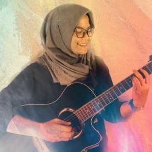 Elfa Azha dari Elfa Azha