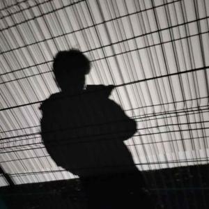 Saturn的專輯car seats (Explicit)