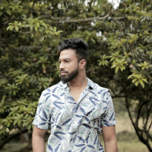 Listen to Mile Ho Tum Hum Ko song with lyrics from Prateek Raja