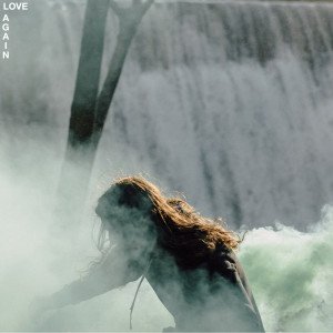 ดาวน์โหลดและฟังเพลง Love Again พร้อมเนื้อเพลงจาก Michael Graff