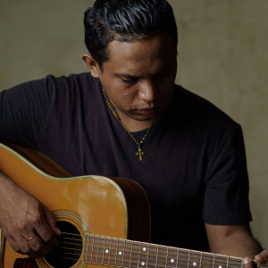 Dengarkan Tipu Tipu Sa lagu dari Ana Timur dengan lirik