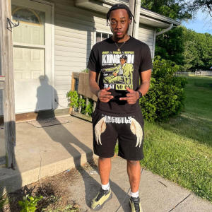 收聽Bready Bandsome的Mad B!tches (feat. Kash Perkins|Explicit)歌詞歌曲