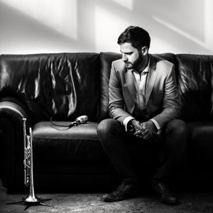 收听Gareth John的As Long As I'm Singing歌词歌曲