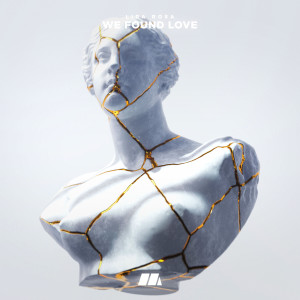 Album We Found Love oleh Lira Rosa
